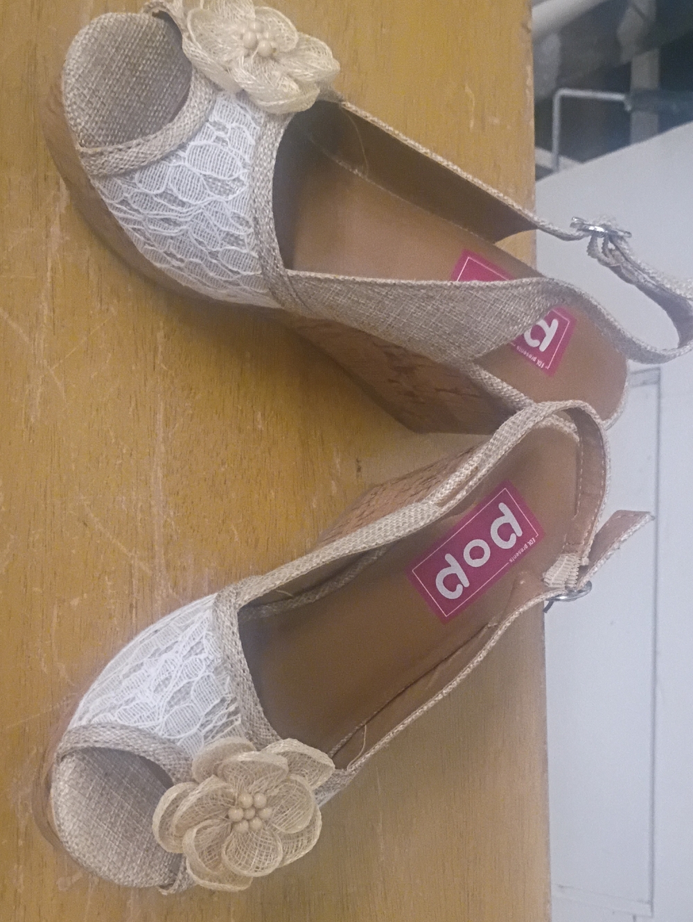 Jelly pop Beige Lace & Floral Wedge Sandals